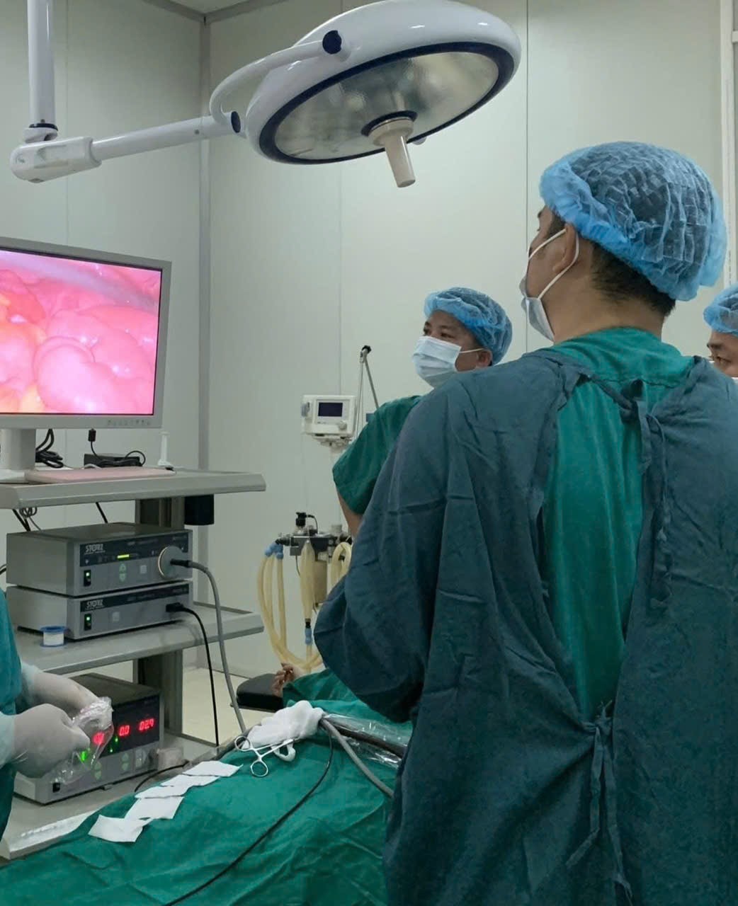 BỆNH VIỆN ĐA KHOA KHU VỰC QUỲNH NHAI MỔ CẤP CỨU THÀNH CÔNG CA THỦNG DẠ DÀY 